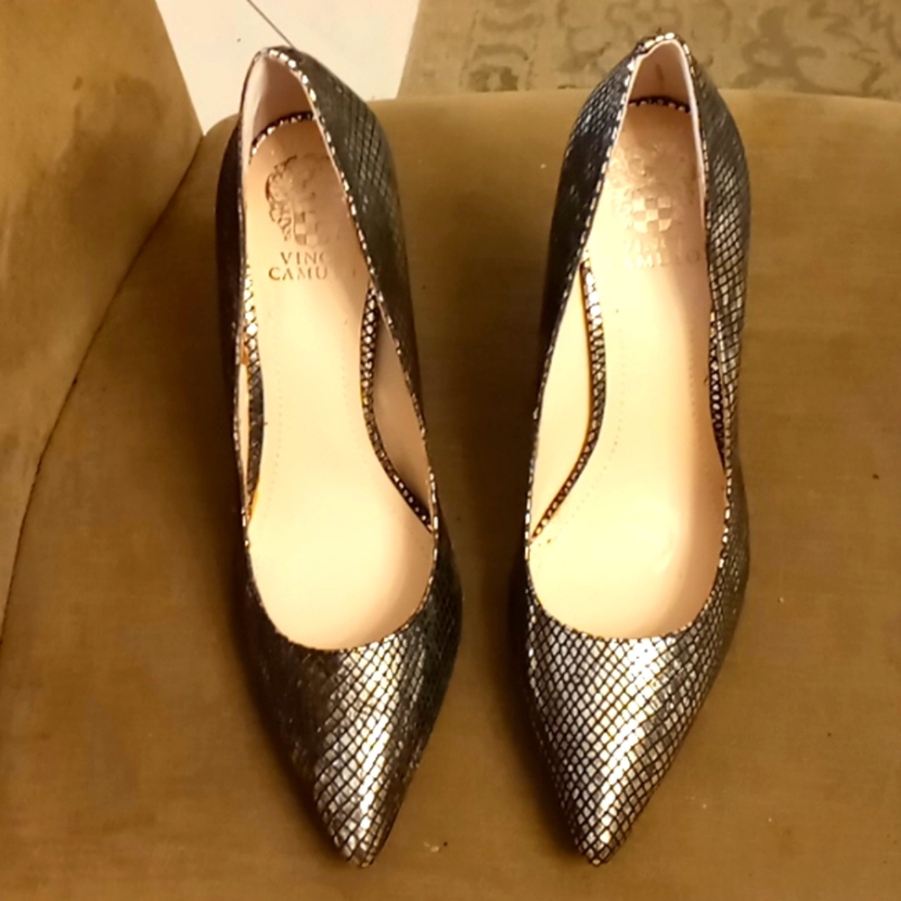 Vince camuto pewter heels